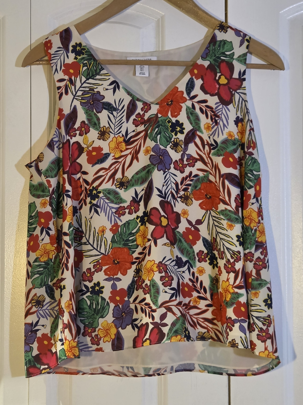 Floral V-Neck Sleeveless Tank Top in White